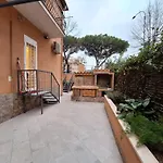 Roma Simon Guest